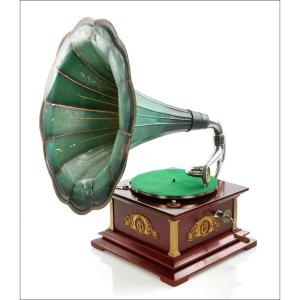 Antique Spanish Gramophone-phonograph By  Serrano Y Arpí, Barcelona, Spain Circa 