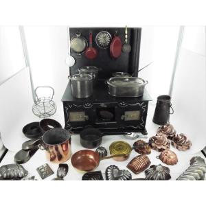 Rare Sheet Metal Doll Stove With Copper And Tinplate Molds, 19th Century
