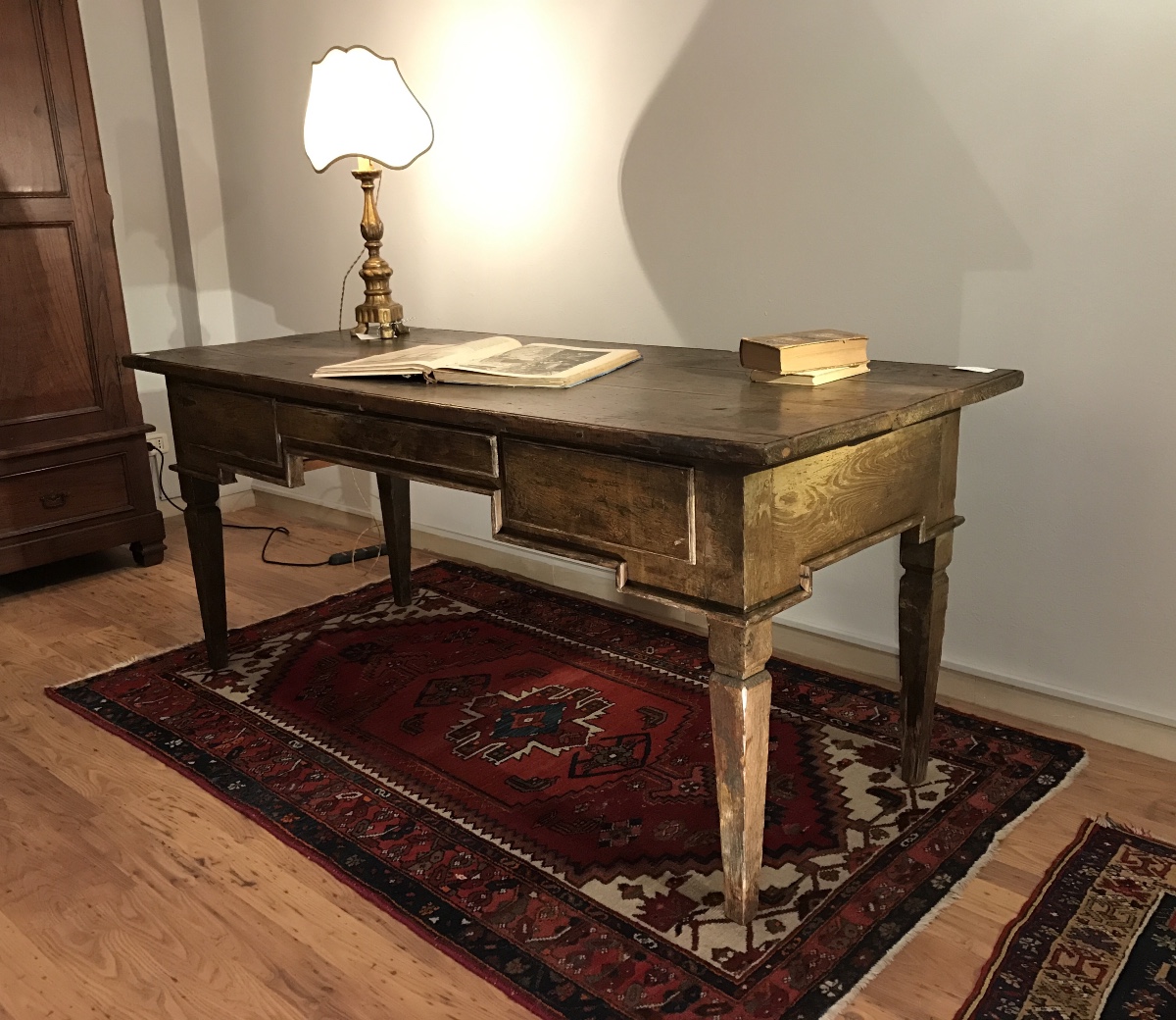 Scrittoio con cassetti stile Luigi XVI periodo fine '700 in legno di Quercia.