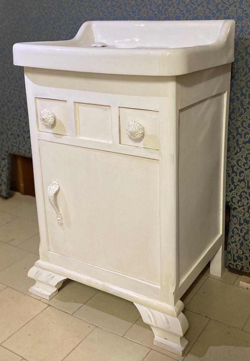 Mobiletto bagno liberty primo ‘900 in lacca.