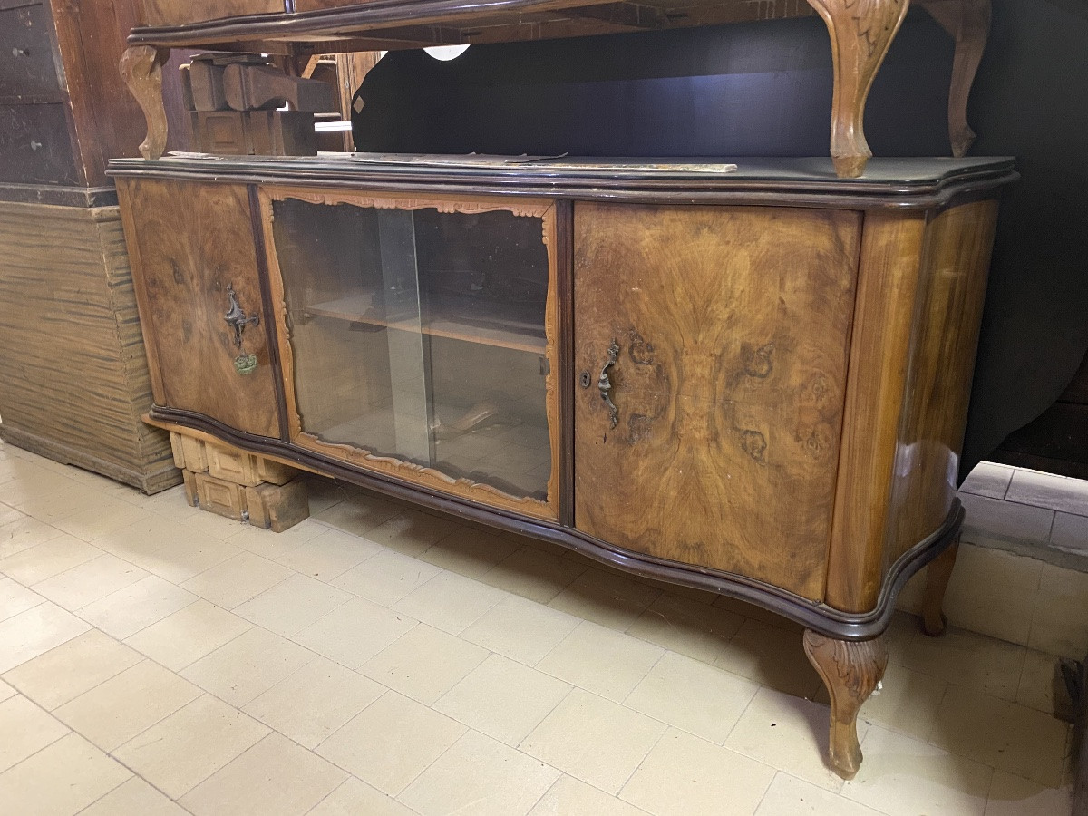 Credenza in radica di noce con fianchi mossi piano Ebanizzato con vetro sagomato. -photo-3