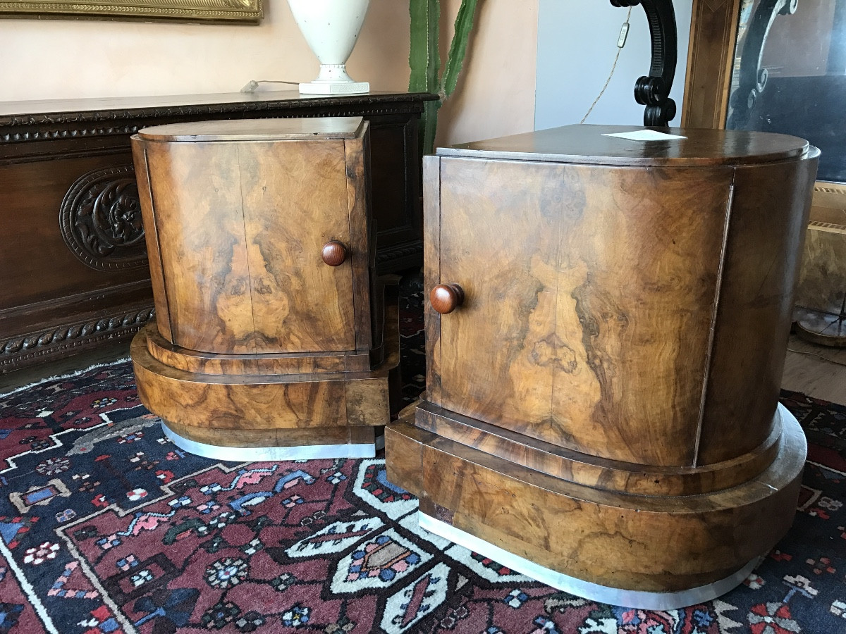 Coppia di comodini déco anni '30 in radica di Noce.