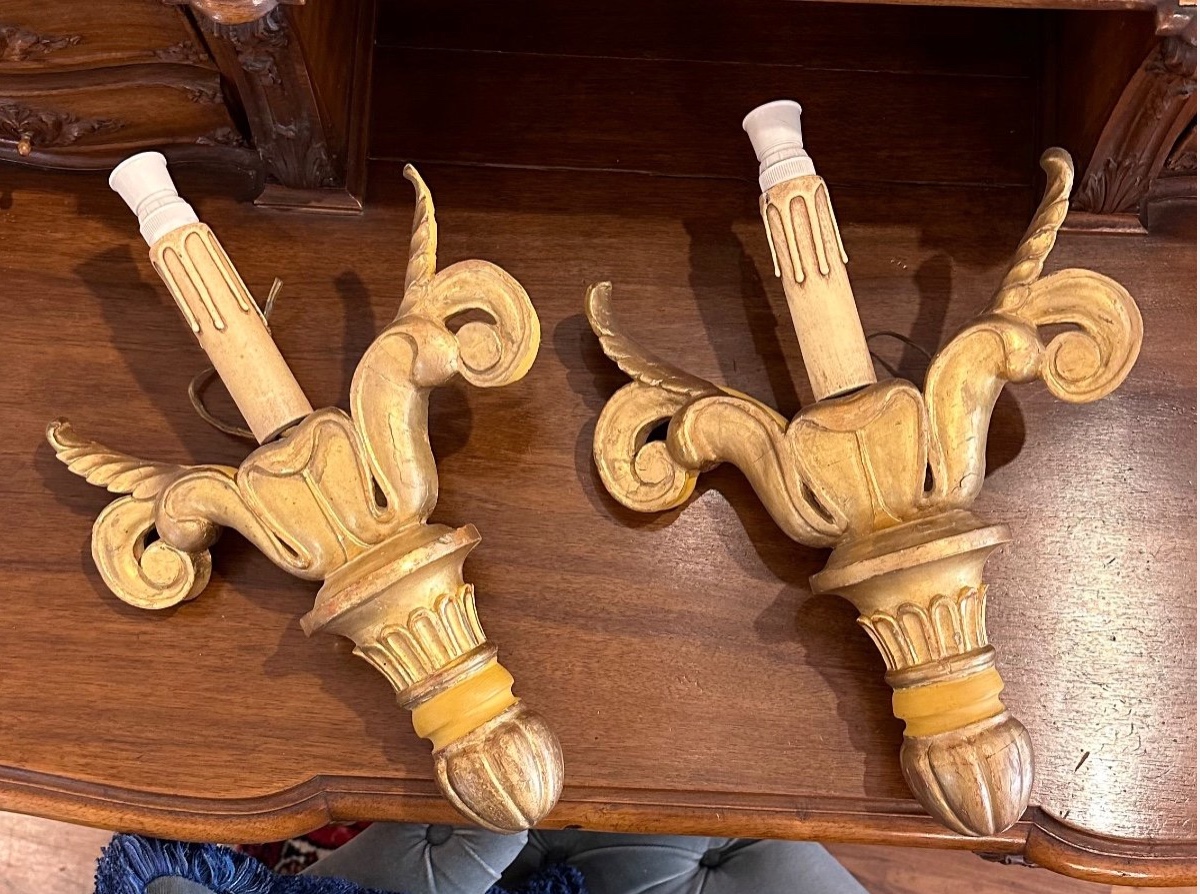 Coppia di appliques in legno intagliato e foglia oro – Fine ‘800
