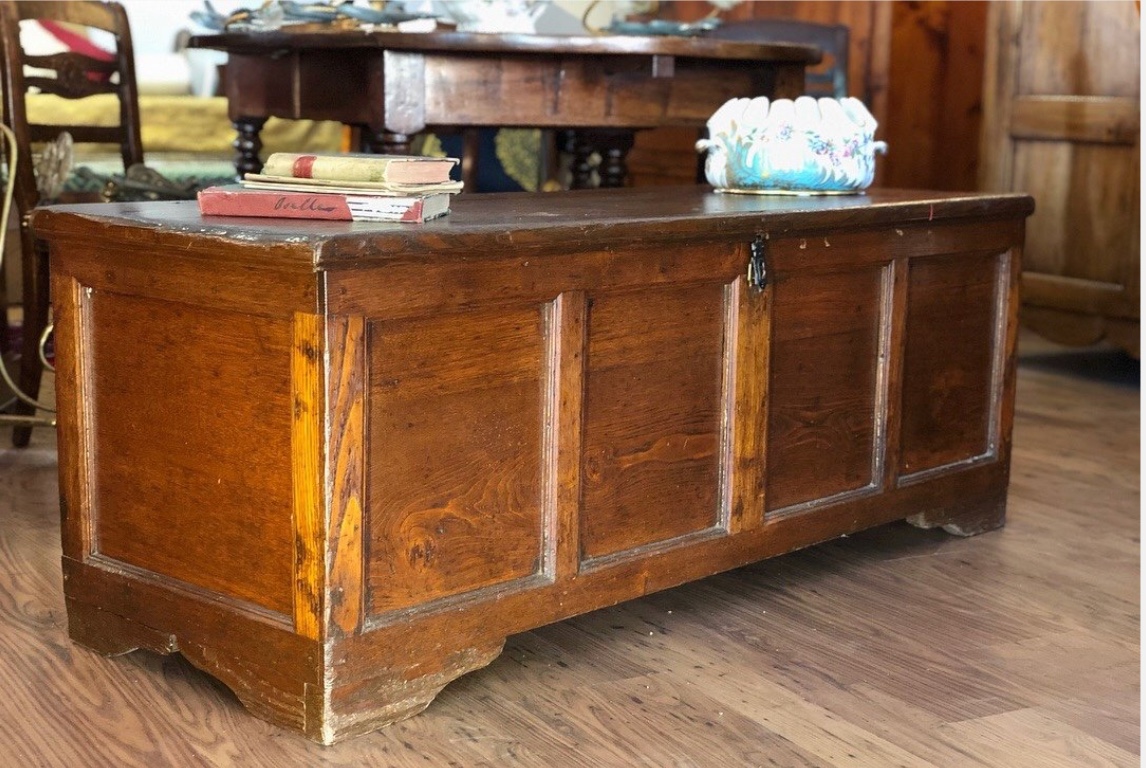 Cassapanca in legno di castagno – Toscana, fine ‘800