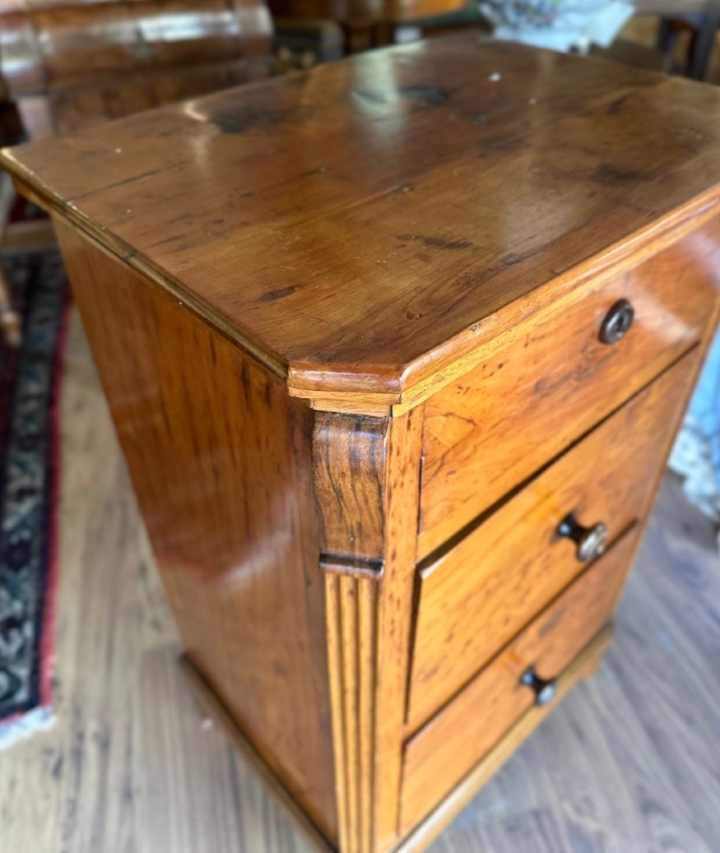 Comodino in Noce – Veneto, Metà XIX Secolo-photo-2