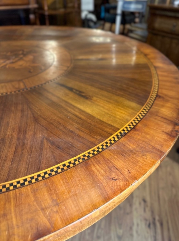 Tavolo Rotondo in Noce con Intarsi – Italia Centrale, Inizio XIX Secolo-photo-4