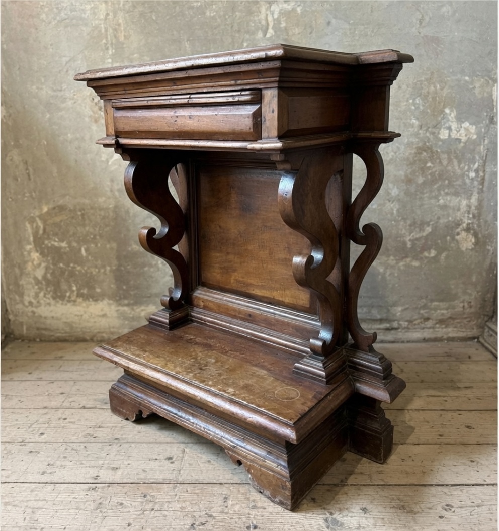 Inginocchiatoio Antico in Massello di Noce – Epoca XVII/XVIII Secolo