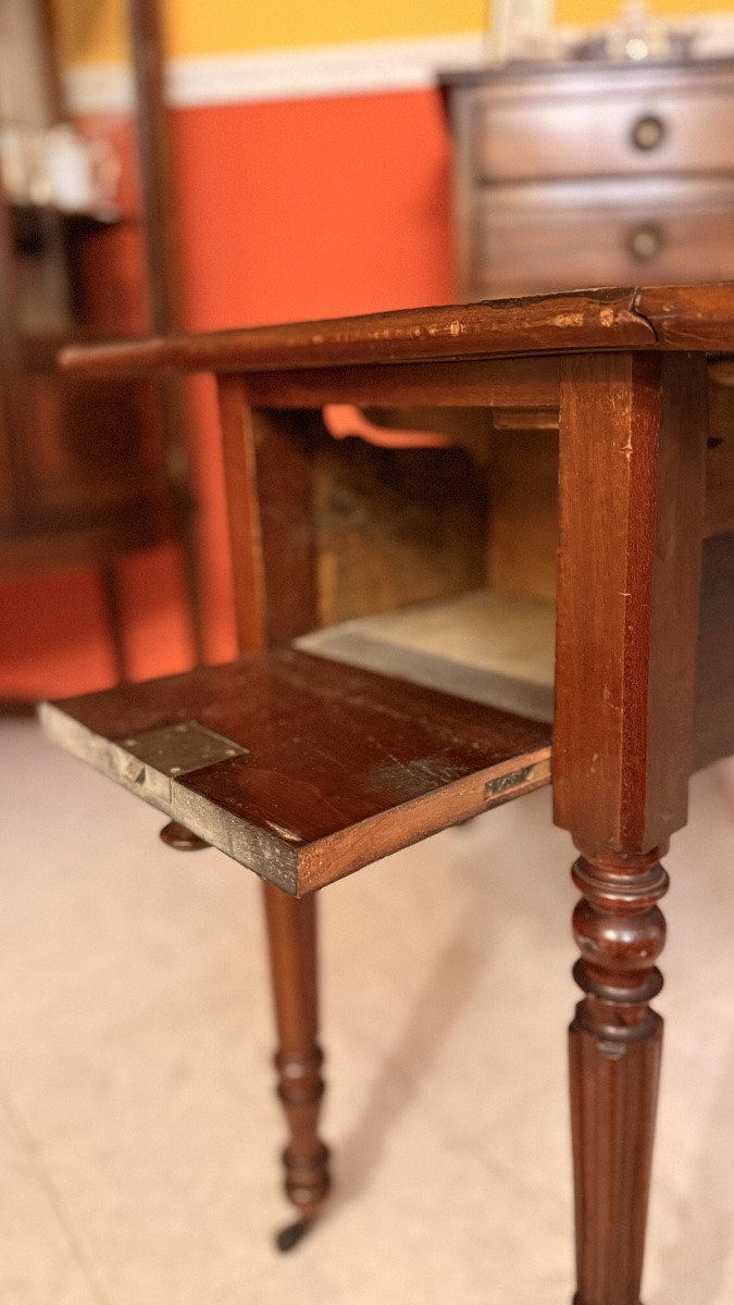 Elegante Tavolino a Bandelle in Mogano Stile Luigi Filippo (Metà XIX Secolo)-photo-1