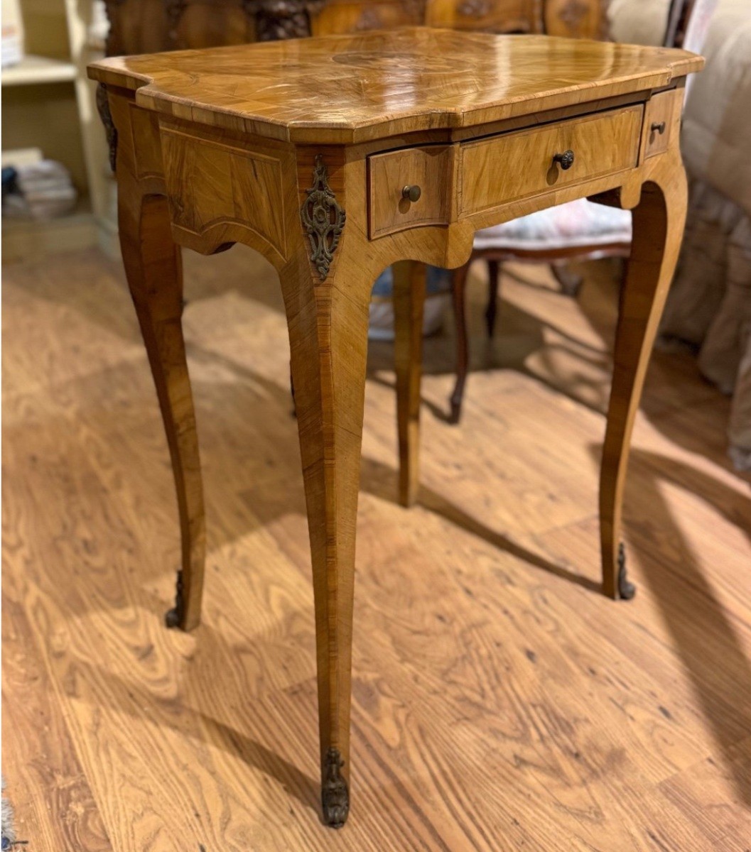 Tavolino Lastronato in Noce con Intarsi (Fine '800 - Inizio '900)