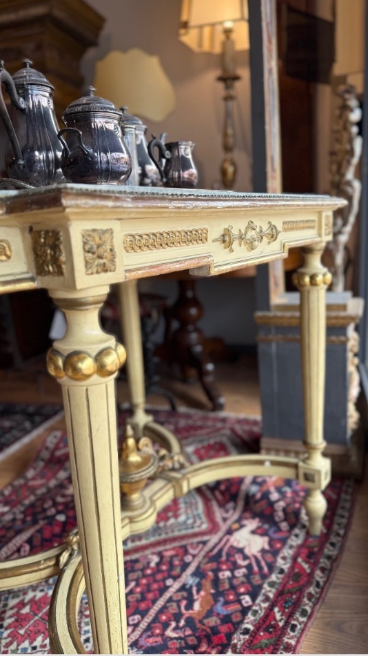 Tavolo consolle Luigi XVI in lacca e oro con piano in marmo-photo-4