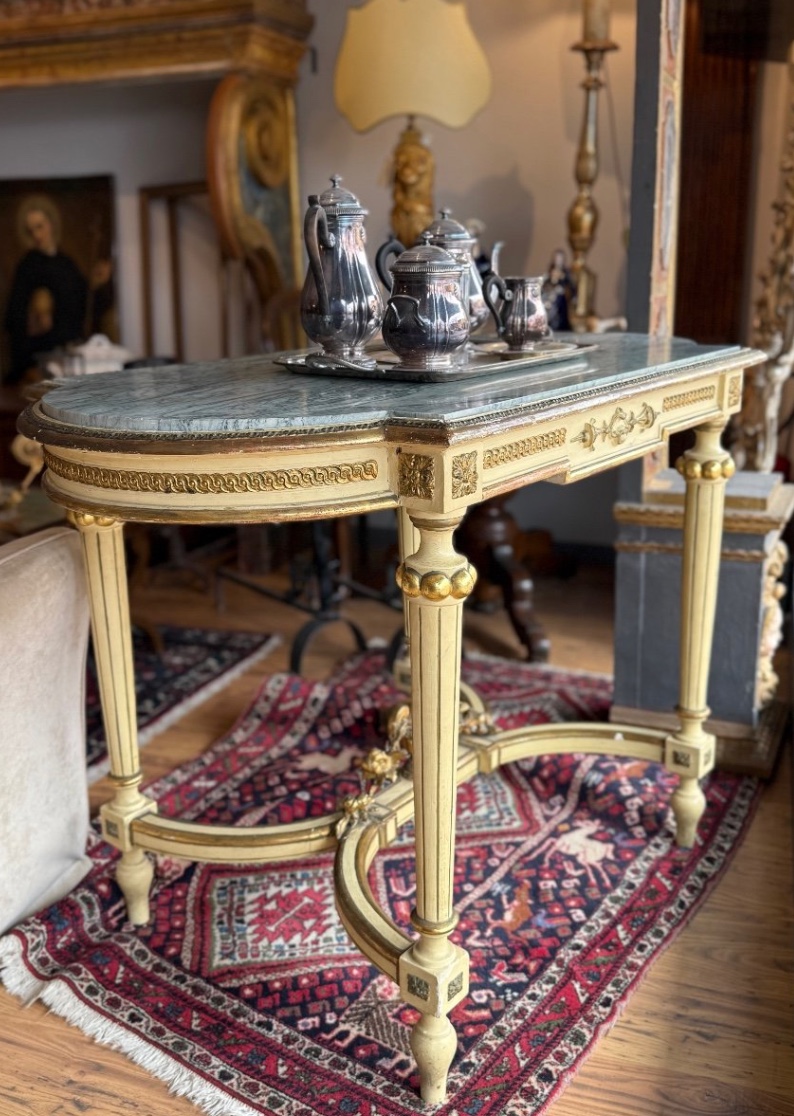 Tavolo consolle Luigi XVI in lacca e oro con piano in marmo