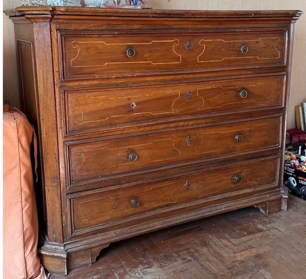 Canterano piemontese risalente alla fine del XVIII – inizio XIX secolo, realizzato in legno mas