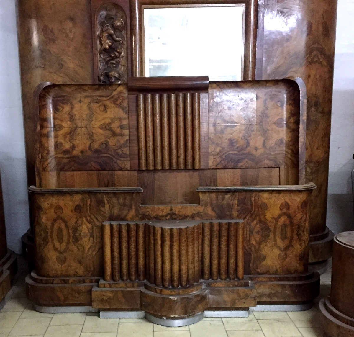 Letto matrimoniale, armadio e coppia di comodini Anni '20, attribuito alla manifattura Ducrot 