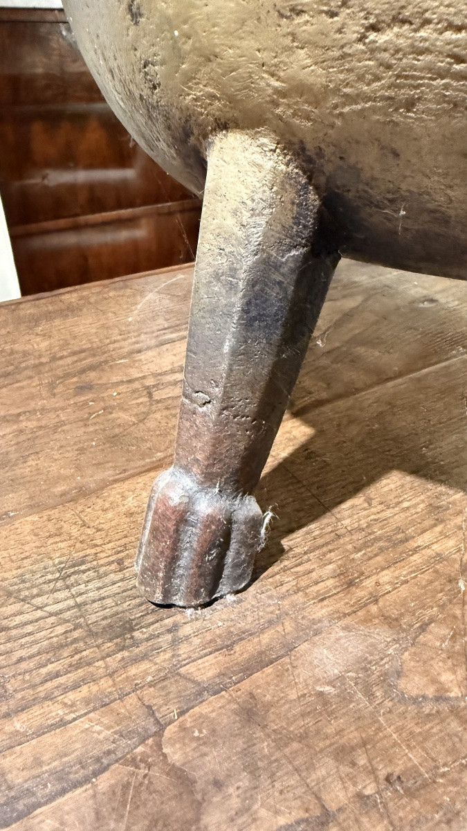 Antico paiolo in bronzo a tre piedi – XVIII secolo-photo-4
