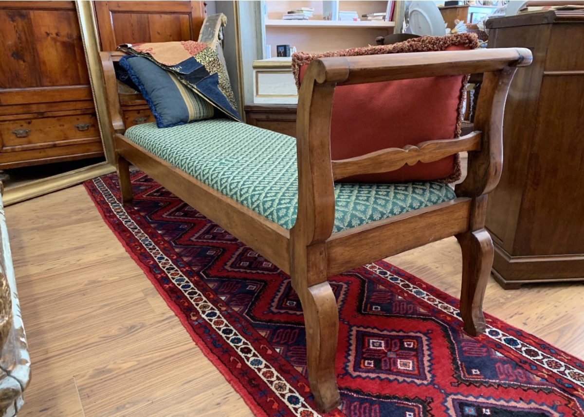 Panca / dormeuse in noce, risalente alla fine dell’Ottocento