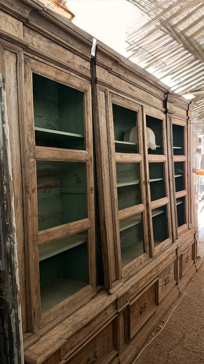 Credenza antica in legno massello con ante vetrate – fine XIX / inizi XX secolo