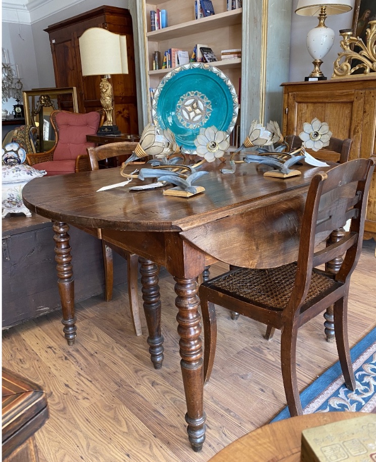 Tavolo a bandelle in noce massello risalente ai primi dell’Ottocento-photo-2