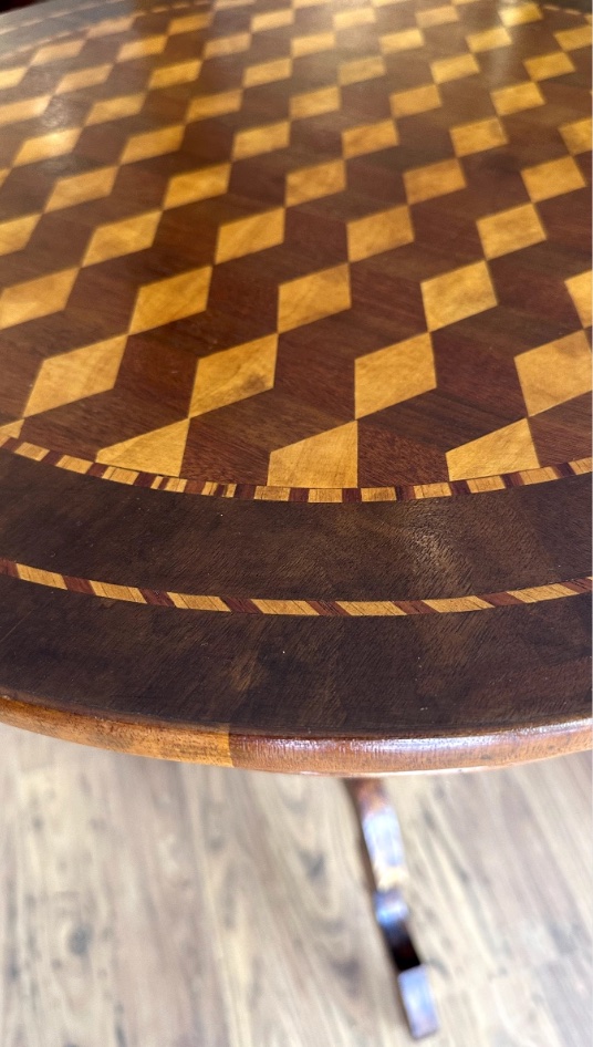 Tavolino Sorrentino rotondo in noce massello – Intarsi geometrici in acero e noce – Fine XIX -photo-3