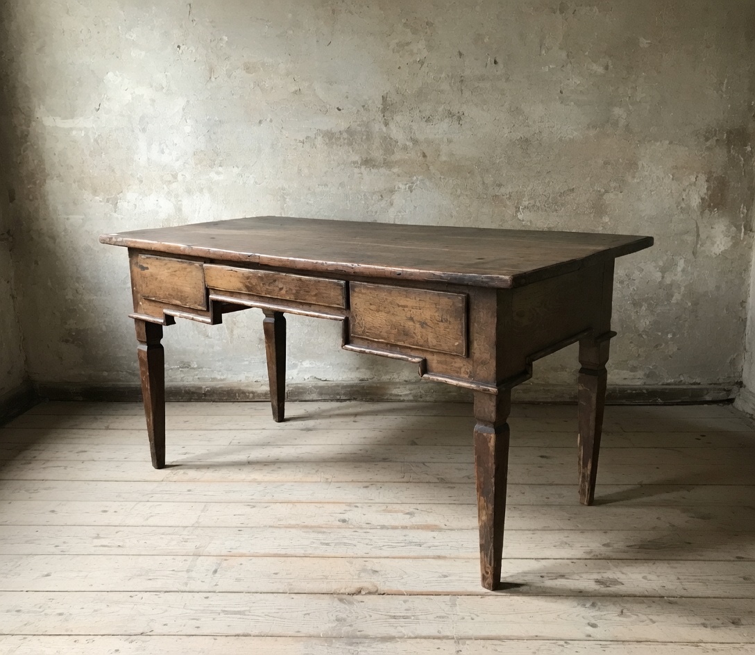 Scrittoio a cassetti in stile Luigi XVI – Fine XVIII secolo