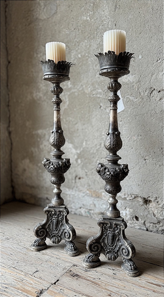 Candelieri in Legno Intagliato e Foglia d’Argento Genova, fine XVIII secolo