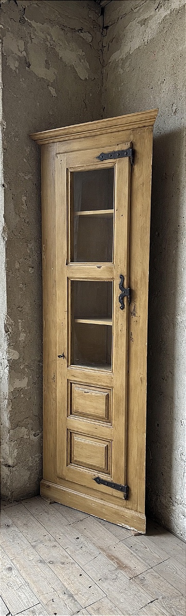 Angoliera in lacca risalente alla fine del XIX secolo