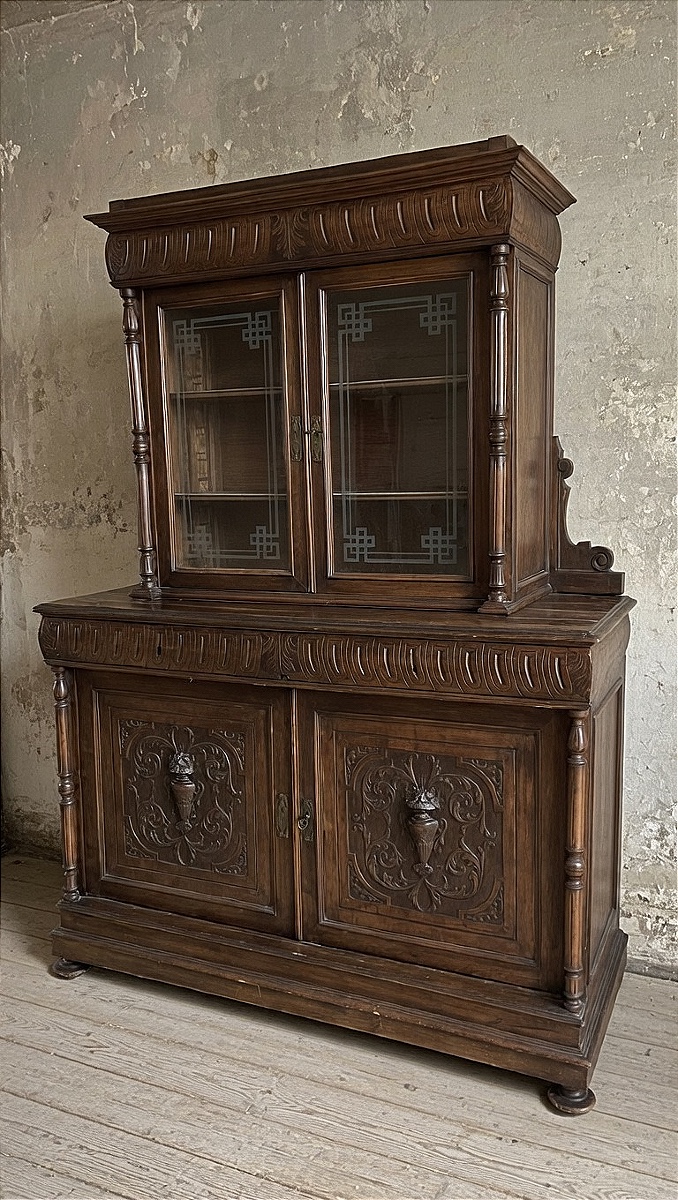 Credenza toscana a doppio corpo in massello di fine XIX secolo