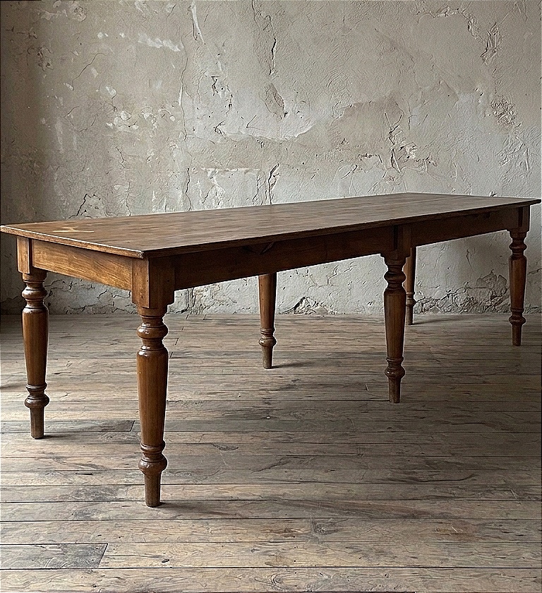 Tavolo da fattoria francese dei primi del XX secolo.