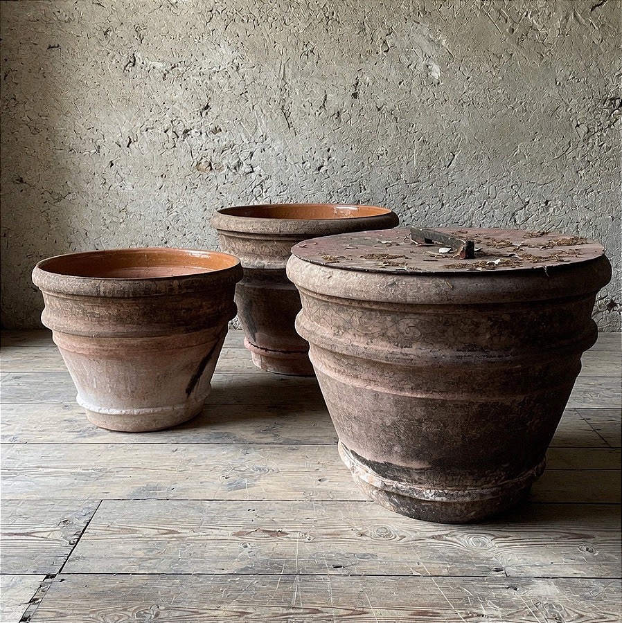 Conca da olio in terracotta, Toscana, fine Ottocento. 