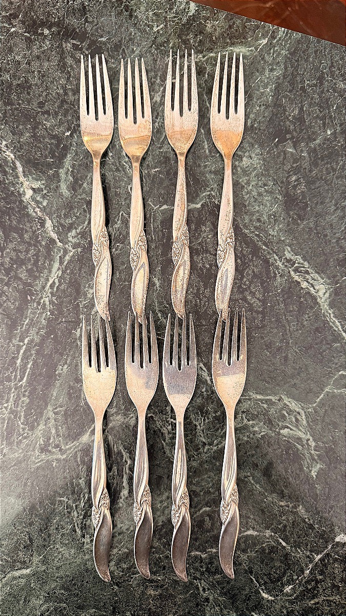 Elegante set di otto forchette da tavola modello "Lake Louise" manifattura Northumbria
