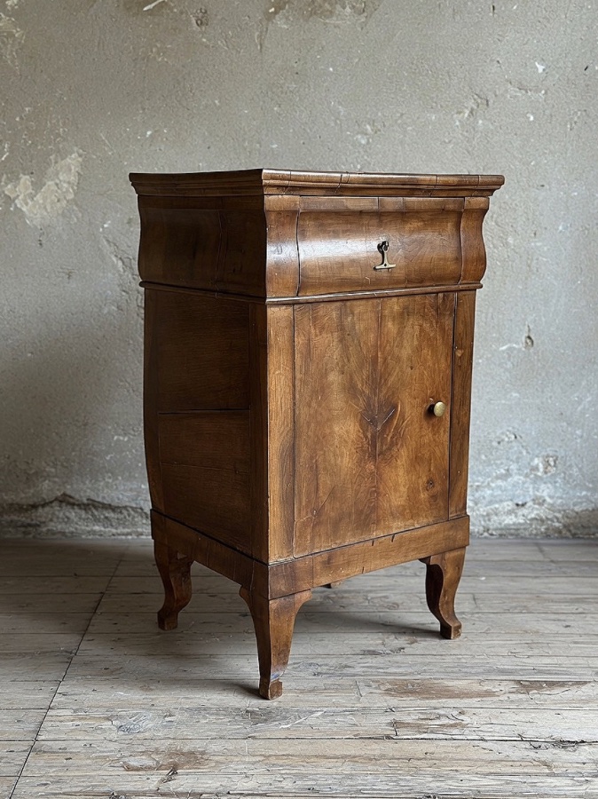Comodino veneto dei primi anni dell’Ottocento