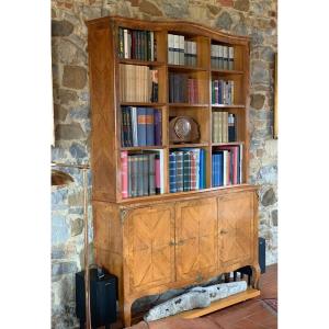 Libreria a tre ante in legno di Noce, Francia primi del ‘900.