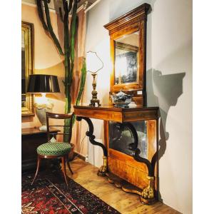 Consolle Biedermeier XIX in noce e radica di noce lastronata con intarsi in acero e decori.
