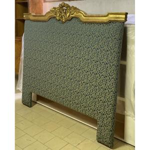 Testata del letto imbottita con fregio in legno foglia oro fine ‘800