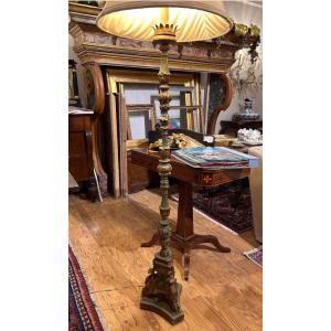 Torciera in legno, primi ’800, in lacca e oro con paralume in tessuto