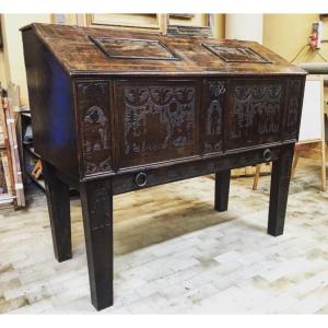 Madia/Cassapanca a Ribalta in Massello di Quercia con Bassorilievi (Fine XVIII Secolo)