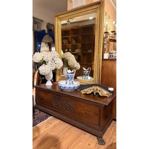 Cassapanca rinascimentale toscana in noce, databile alla fine del XIX secolo.