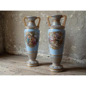 Coppia di vasi in porcellana a fondo azzurro “bleu céleste”,  Sèvres