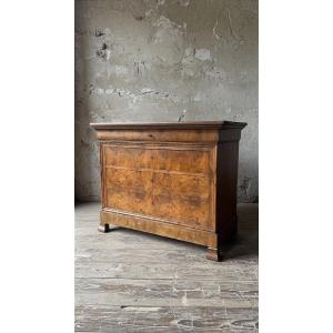 Comò antico in stile Louis Philippe, risalente alla metà del XIX secolo