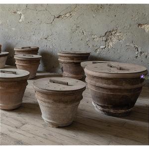 Conca da olio in terracotta, Toscana, fine Ottocento.