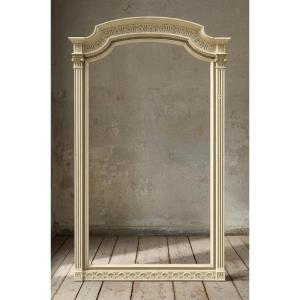 Cornice da specchiera in stile Luigi XVI, realizzata in legno intagliato e laccato
