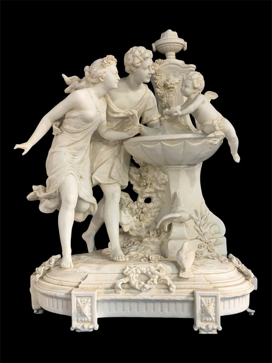 Gruppo scultoreo in biscuit – Scena galante alla fontana, XIX secolo