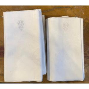 Set Of 18 Damask Napkins With A Château De Pau Design, Late 19th/early 20th Century 