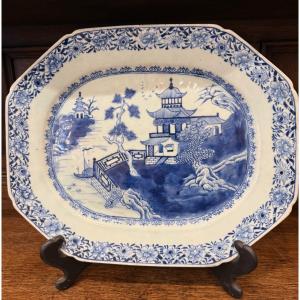 Large Dish, 18th Century English Earthenware