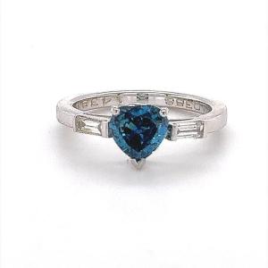 18 Kt White Gold Diamond Heart Ring.
