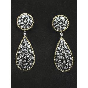 Two-tone Gold Earrings Set With Diamonds