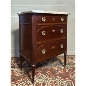 Louis XVI Style Chest Of Drawers In Mahogany. 