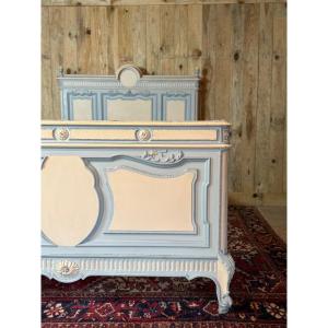 Lacquered Bed In Transition Louis XV - Louis XVI Style. 