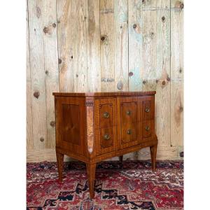18th Century Italian Chest Of Drawers