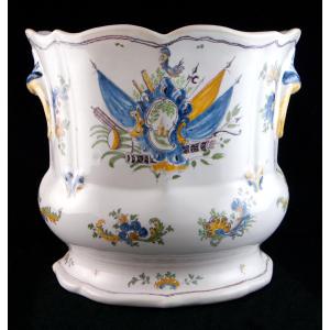 Moustiers - 18th C. Louis XV Wine Cooler, Trophy Decor Known As "de Fontenoy", 