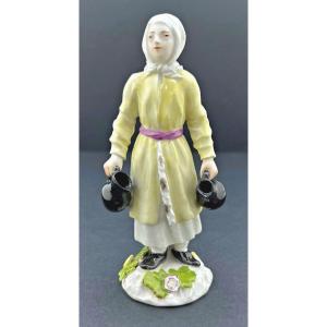 Meissen Porcelain Cris De Saint-petersburg Water Carrier Circa 1755 Model By Peter Reinicke